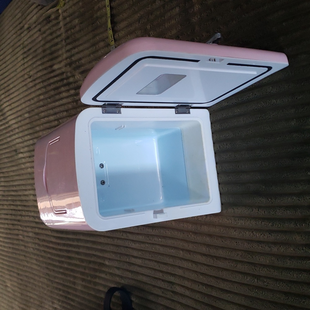 Danielle Creations Mini Pink Fridge - Picture 2 of 6